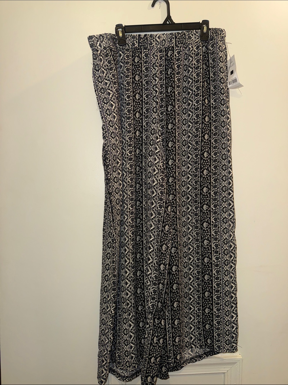 NWT Boho Black & White Patterned Wide Leg Pants - Size XL